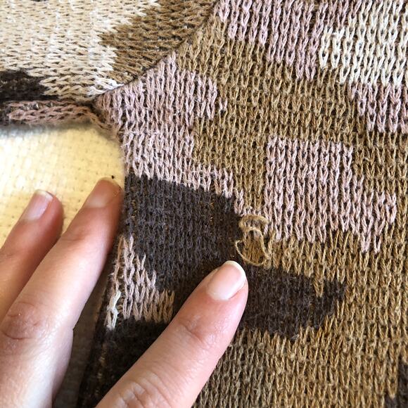 VTG 90s Black Duck Camo Knit Sweater Brown Pink Distressed Military USA Womens M - Picture 6 of 9